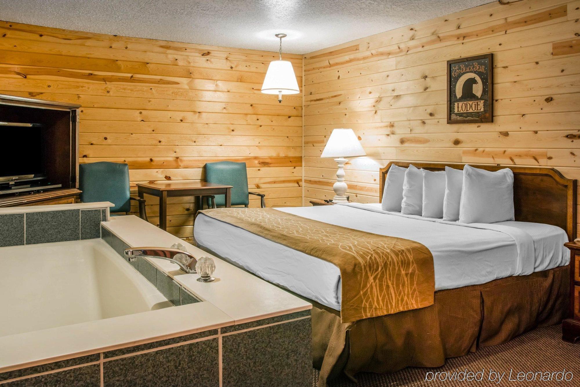 Econo Lodge Bayview Маккино Сити Экстерьер фото