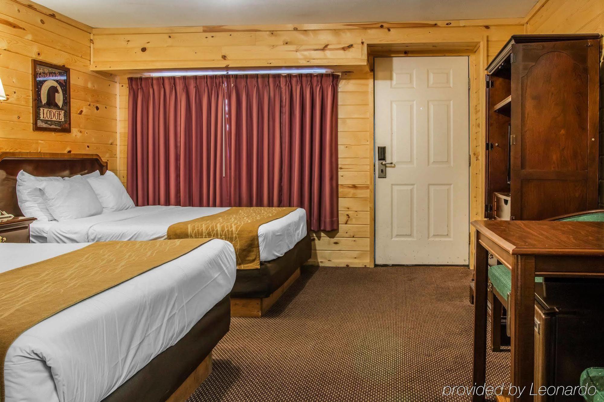 Econo Lodge Bayview Маккино Сити Экстерьер фото