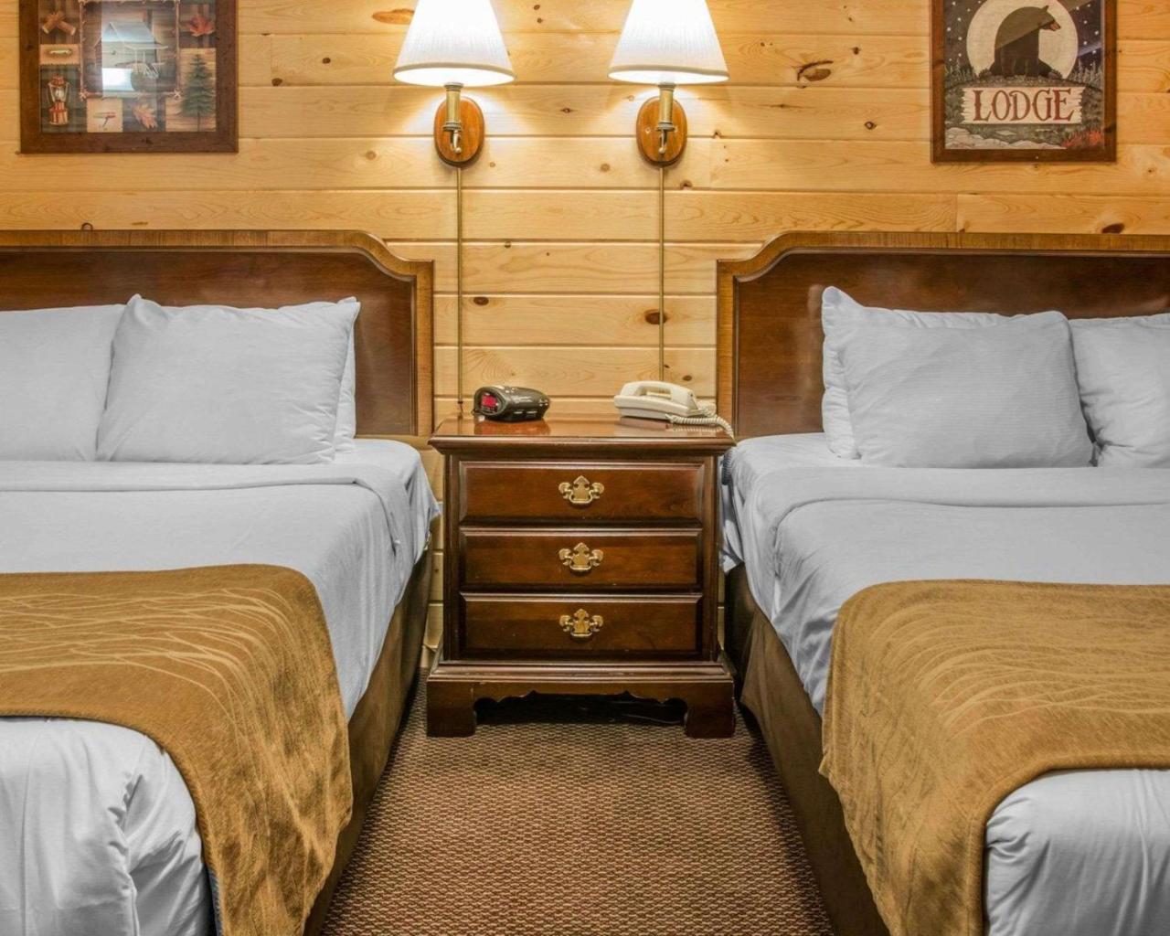 Econo Lodge Bayview Маккино Сити Экстерьер фото